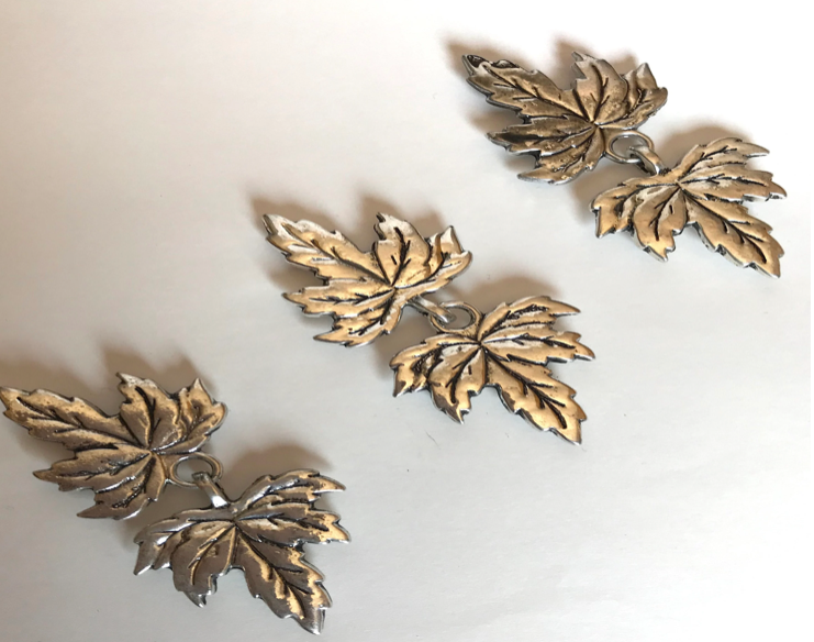 Cloak Clasp - Leaf Cloak Clasp Set of 3 in Silver or Gold, Clip on or Sew on